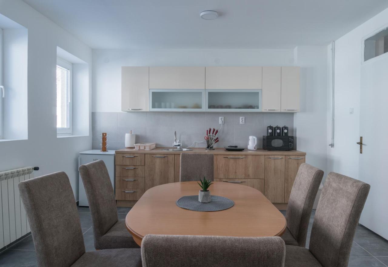Gerardus Apartmani Vârşeţ Exterior foto